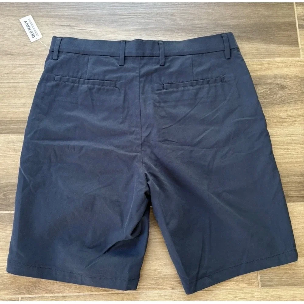 Old Navy Mens Ultimate Tech Slim Built-In Flex Shorts Navy Blue 33 NWT 10